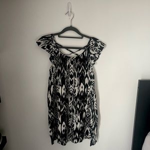 Girls Billabong Dress Black and White L